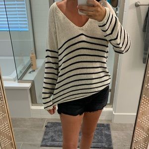 H&M V neck knit sweater